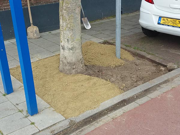 Jogefix Stap 1 - Jogefix natuurlijke halfverharding verdelen op ondergrond